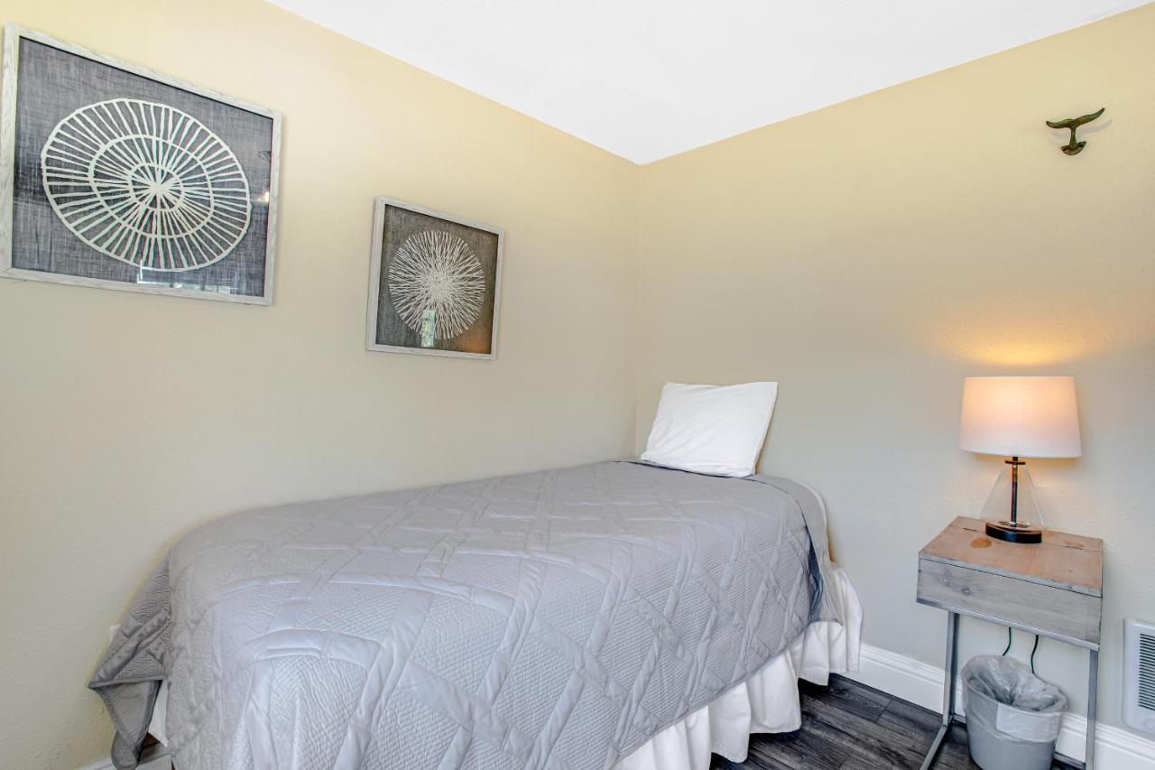 Siletz Bay Getaway Villa Lincoln City Bagian luar foto