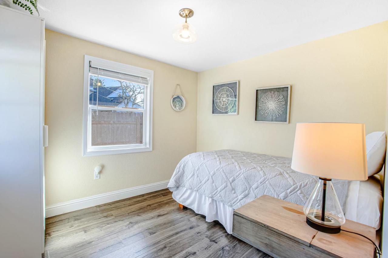 Siletz Bay Getaway Villa Lincoln City Bagian luar foto
