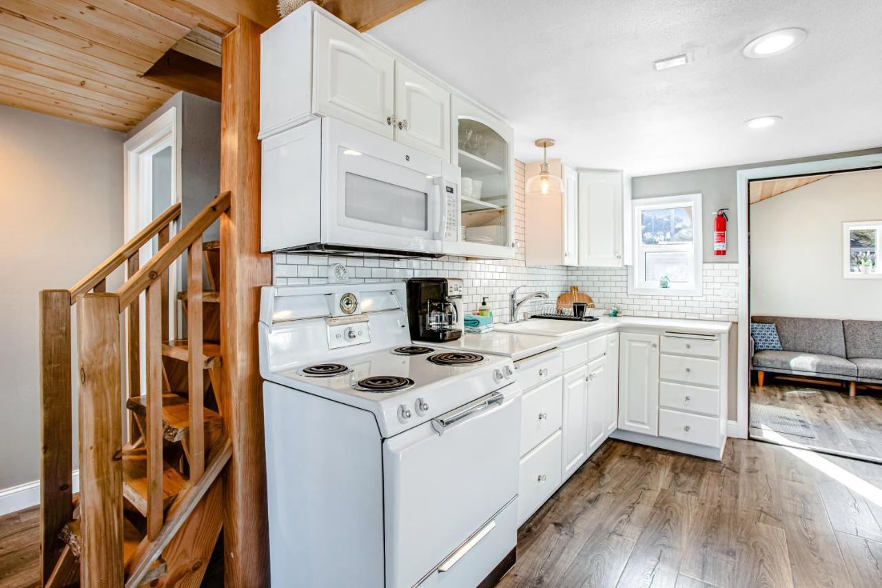 Siletz Bay Getaway Villa Lincoln City Bagian luar foto
